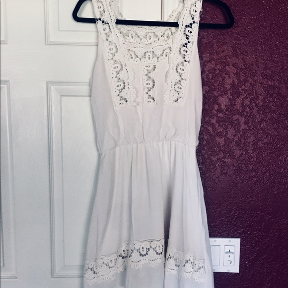 Cute White Dress - Picture 2 of 5